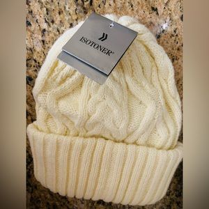 💋 Isotoner Ivory Beanie